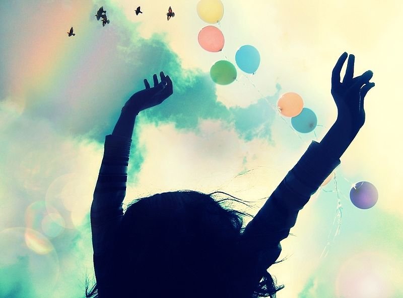 Put That Positive Vibe On: How To Stay On The Optimistic Side