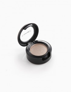 Try: MAC Lustre Eye Shadow, P1,000, BeautyMNL