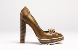 Stacked heel pump, Bally