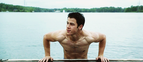 Henry-cavill-shirtless GIFs - Get the best GIF on GIPHY