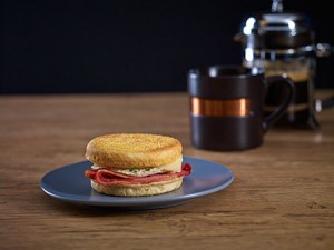 Breakfast-Sandwich_FARMERS-HAM,-EGG-WHITE-AND-WHITE-CHEDDAR-ON-MUFFIN-BREAD