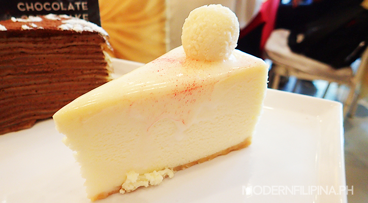 White Chocolate Truffle Cheesecake, P150 (slice) / P1,595 (whole)