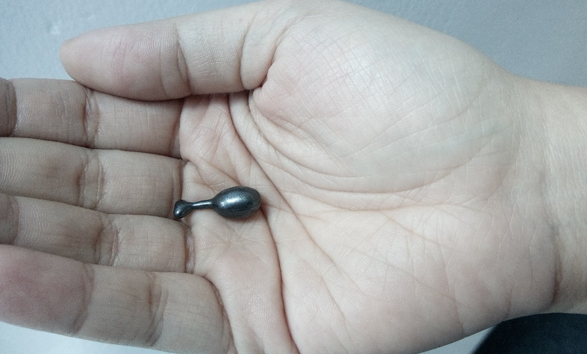 Capsule In Hand - Black Pearl Philippines Cosmetics
