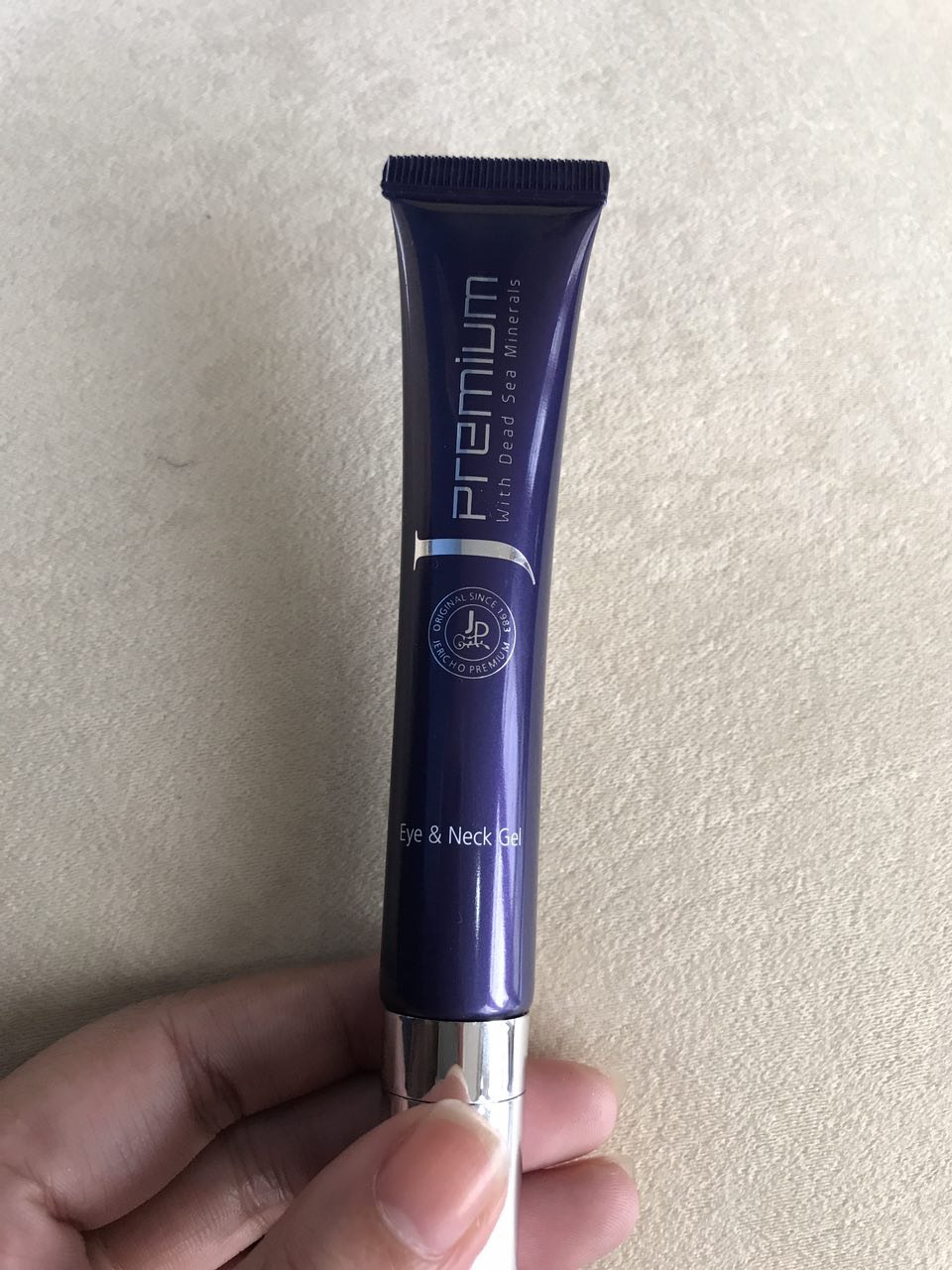 Contents of Jericho Premium Eye and Neck Gel