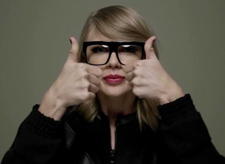 Taylor Swift giving a thumbs up