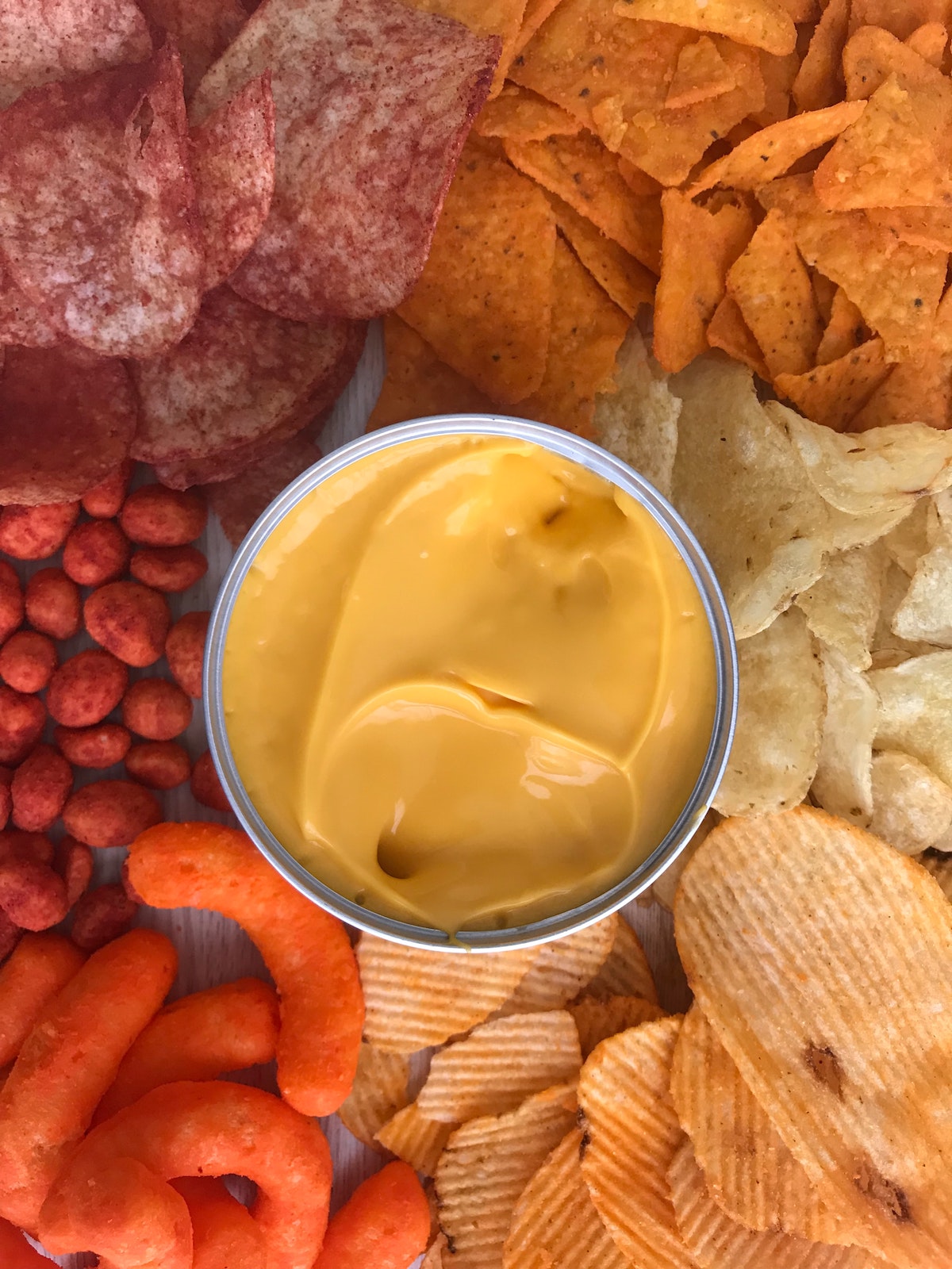 cheese dip and crackers