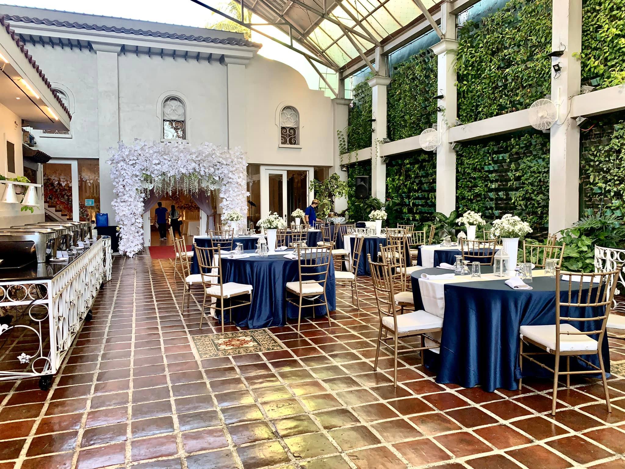 Alfresco dining for intimate celebrations
