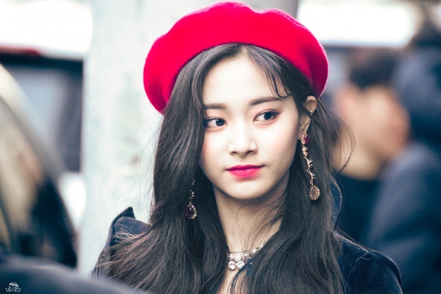 Twice Tzuyu wearing red hat