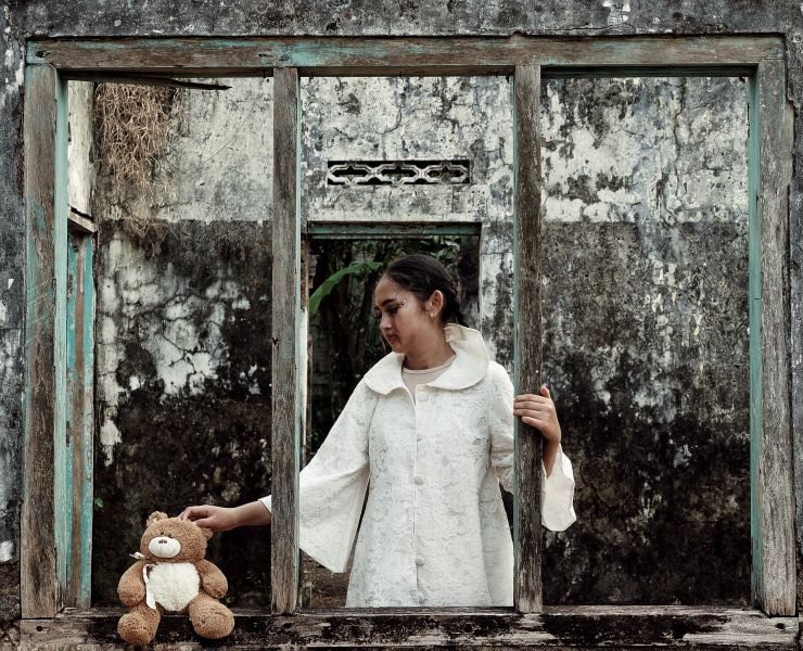 woman in halloween costume